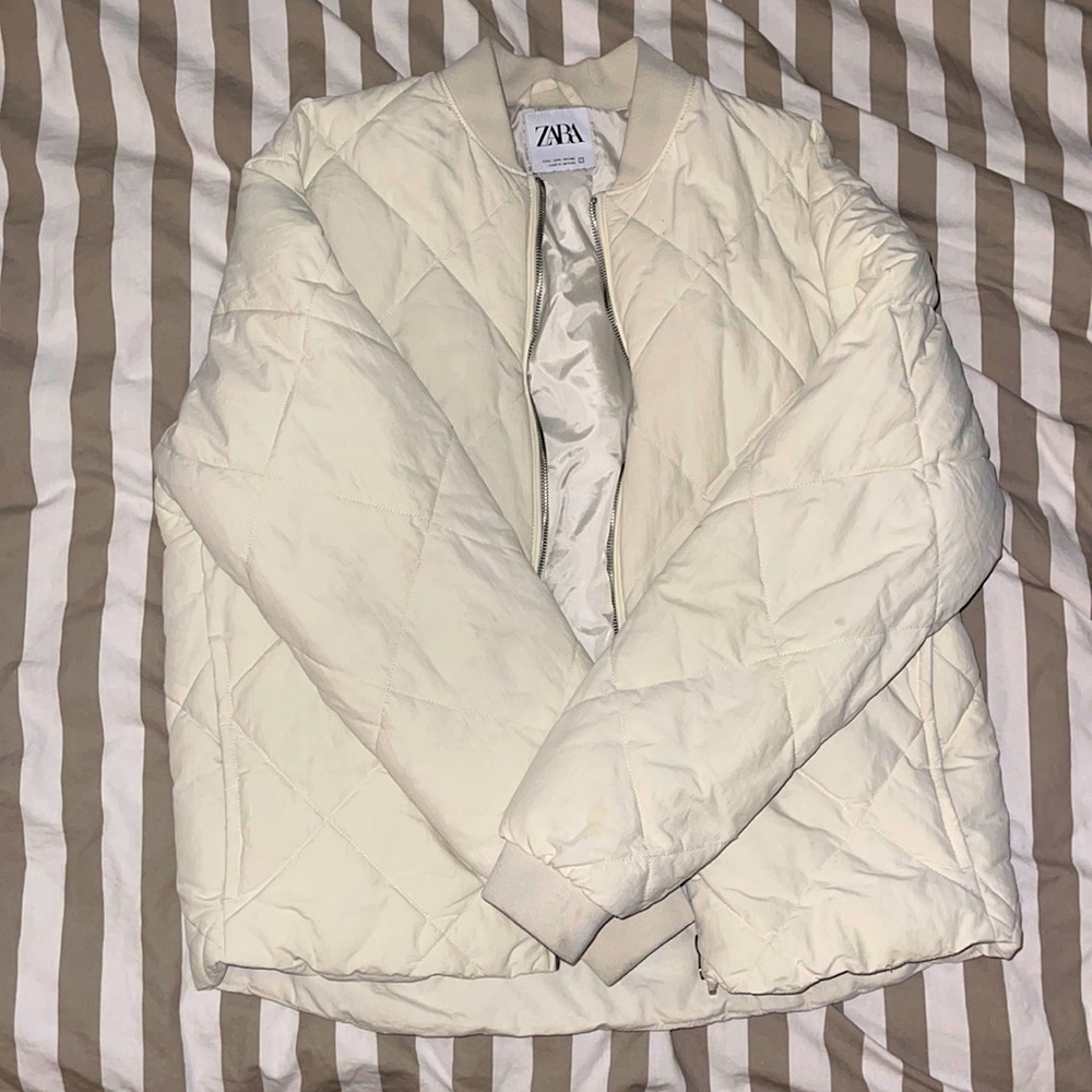 Zara Men’s White Puffer